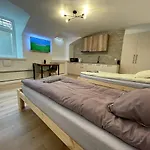 Modern Guest House In City Center I Room 1